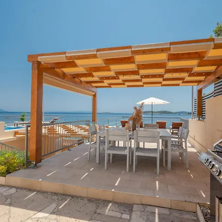 Beachvilla Adriastone With Pool And Jacuzzi