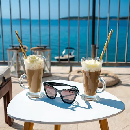 Beachvilla Adriastone With Pool And Jacuzzi