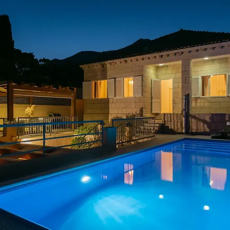 Beachvilla Adriastone With Pool And Jacuzzi