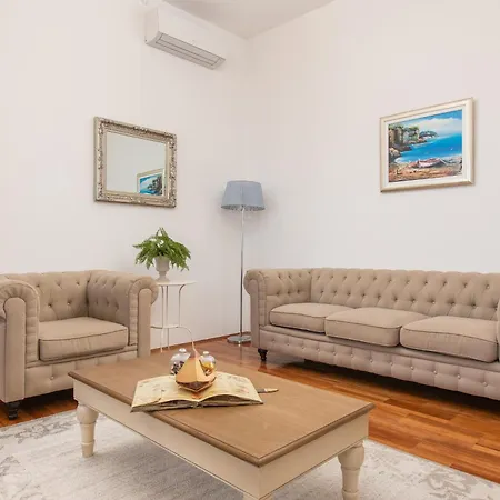 빌라 Beachvilla Adriastone With Pool And Jacuzzi 오레비츠