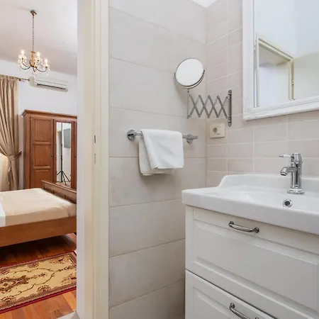 빌라 Beachvilla Adriastone With Pool And Jacuzzi