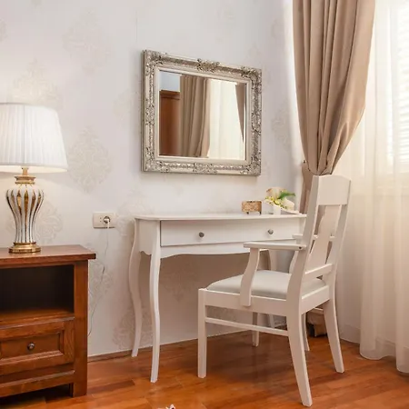 빌라 Beachvilla Adriastone With Pool And Jacuzzi