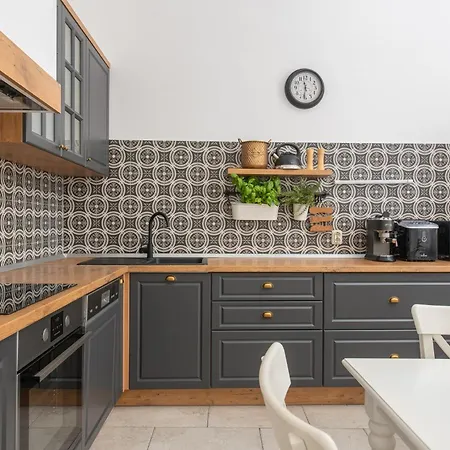 빌라 Beachvilla Adriastone With Pool And Jacuzzi *