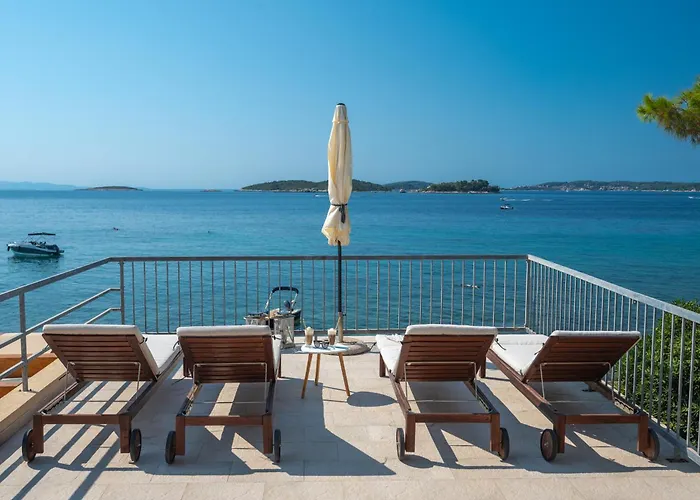 Beachvilla Adriastone With Pool And Jacuzzi 别墅