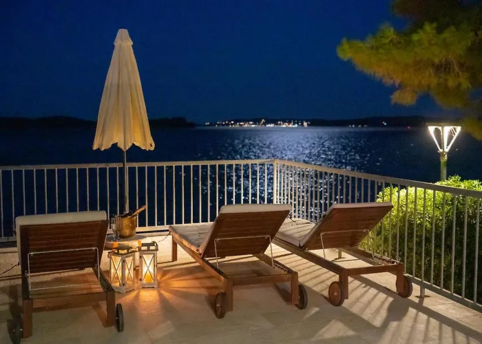 Beachvilla Adriastone With Pool And Jacuzzi 别墅