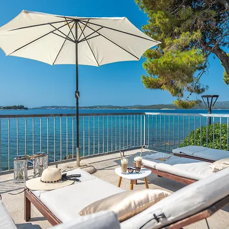 Beachvilla Adriastone With Pool And Jacuzzi ヴィラ オレビック