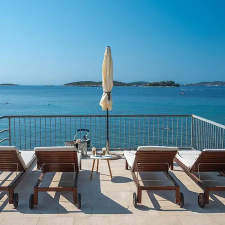 Beachvilla Adriastone With Pool And Jacuzzi Villa