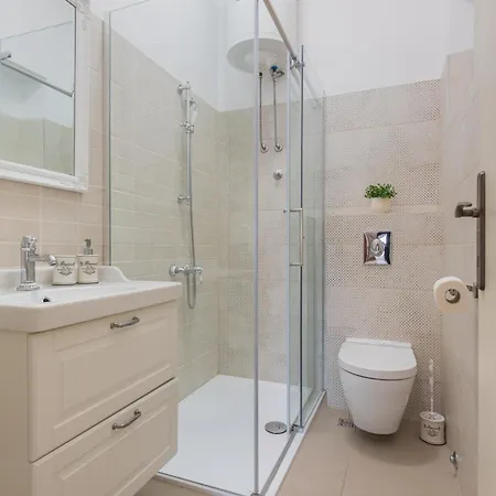 Beachvilla Adriastone With Pool And Jacuzzi オレビック