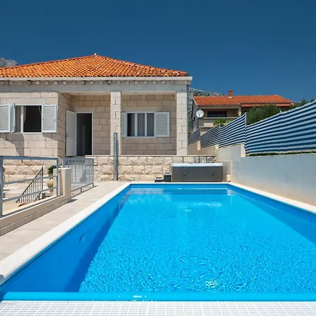 Beachvilla Adriastone With Pool And Jacuzzi ヴィラ オレビック