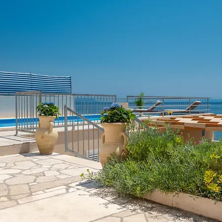 Villa Beachvilla Adriastone With Pool And Jacuzzi