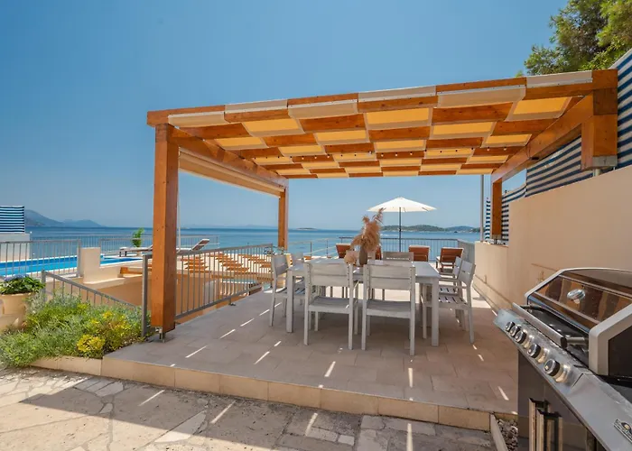 Beachvilla Adriastone With Pool And Jacuzzi