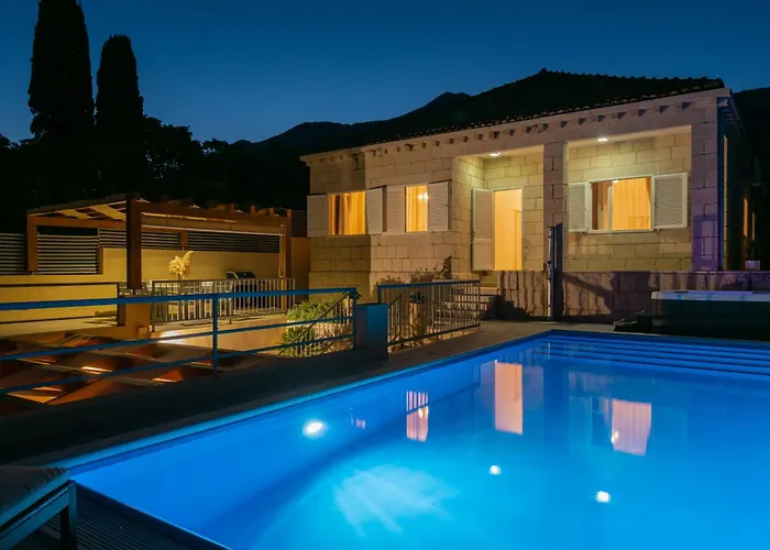 Beachvilla Adriastone With Pool And Jacuzzi